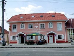 Hotel und Restaurant TWINS Hurbanovo (Altdala)