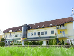 Hotel RUBIN Svidník (Obersvidnik)