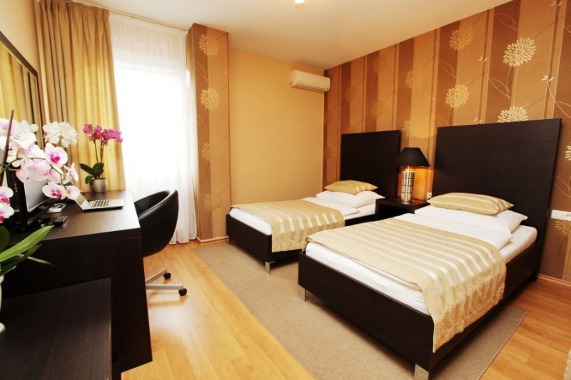 CITY HOTEL #6