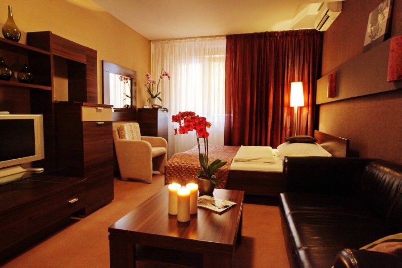CITY HOTEL #5