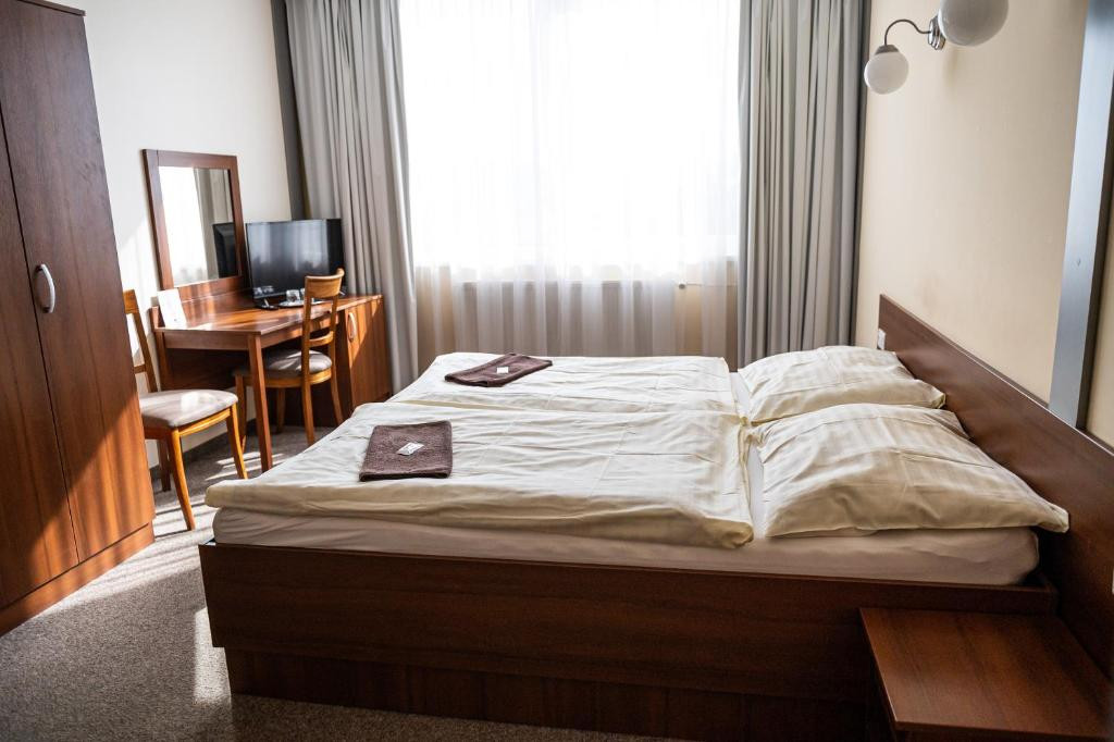 City Hotel B&B #8