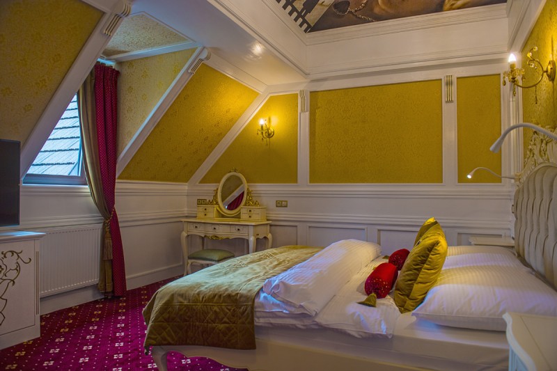 Romantický wellness pobyt pre dvoch s vírivkou na izbe a masážou pod Belianskymi Tatrami #12