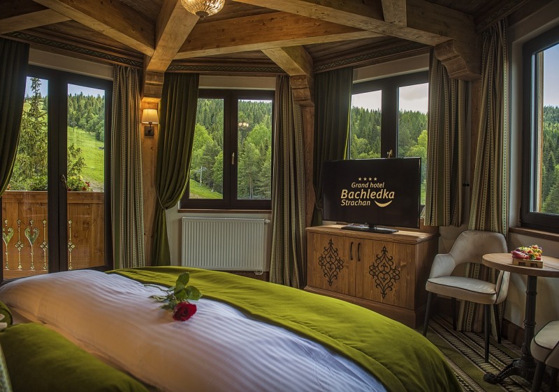 Romantický wellness pobyt pre dvoch s vírivkou na izbe a masážou pod Belianskymi Tatrami #10
