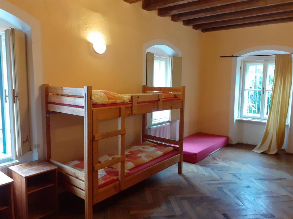 Hostel Skautský dom #32