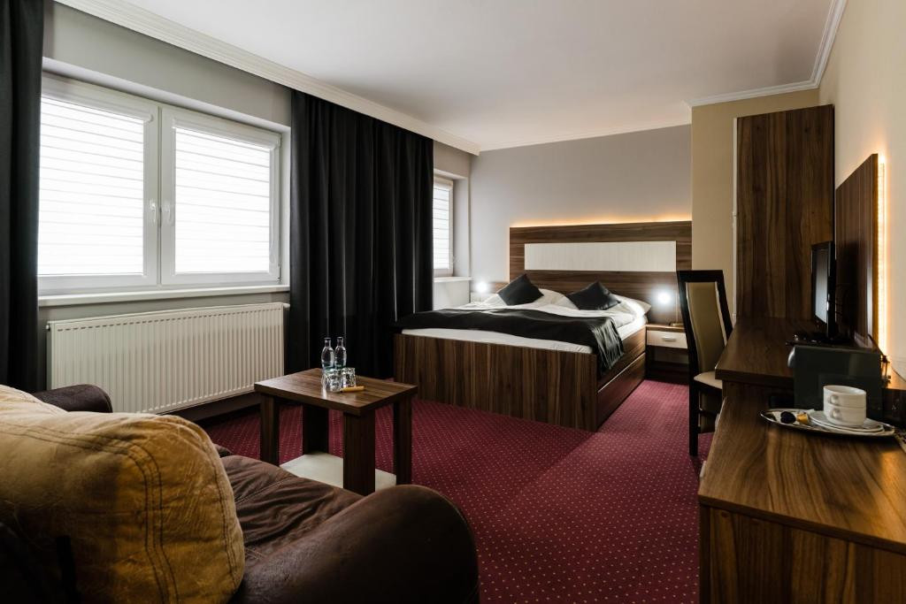 Hotel MENHARD #2