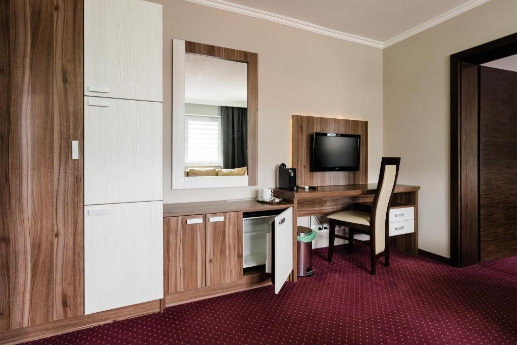 Hotel MENHARD #28