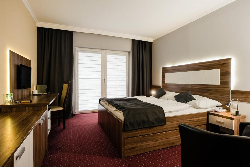 Hotel MENHARD #34