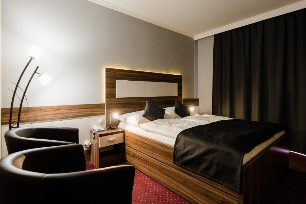 Hotel MENHARD #36
