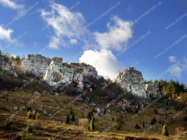 Dreveník – Travertine Hill near Spiš Castle