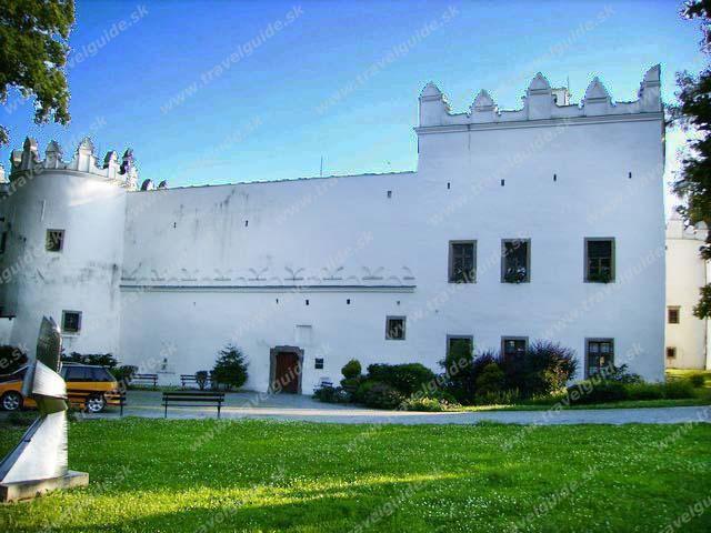 THE MANOR HOUSE STRÁŽKY