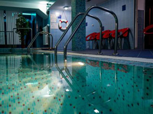 Relax Hotel Avena (bazén)