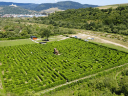 Devil's Rock Hedge Maze Stará Ľubovňa