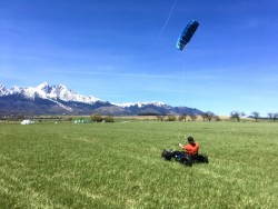 Kiting Kite Ride Veľká Lomnica (Kakaslomnic)