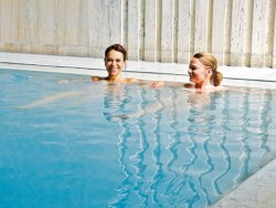 Kúpeľný víkendový pobyt s neobmedzeným bazénom, procedúrami a masážou Dudince