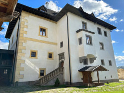 Water Castle in Hronsek, Renaissance mansion Hronsek
