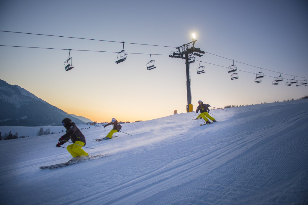 SKI STRACHAN