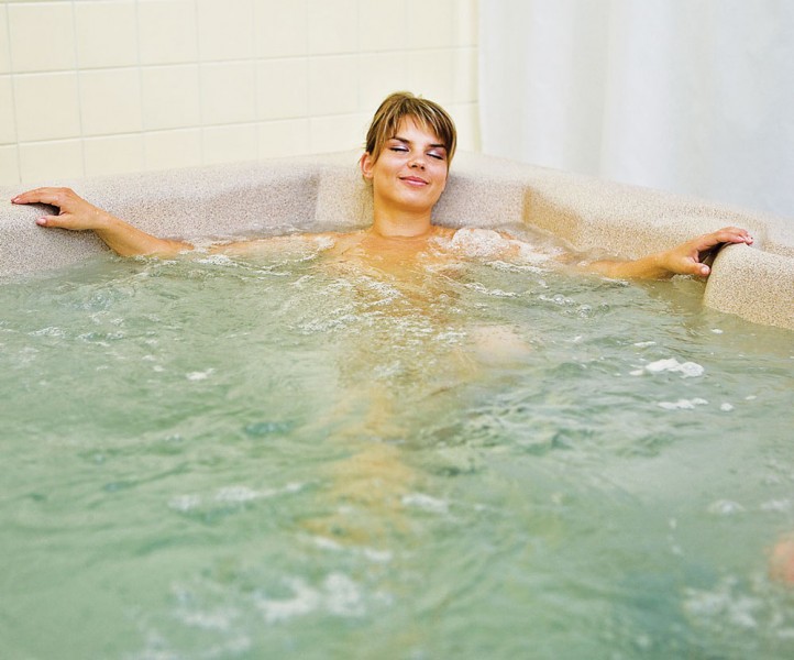 Kúpeľný víkendový pobyt s neobmedzeným bazénom, procedúrami a masážou #5